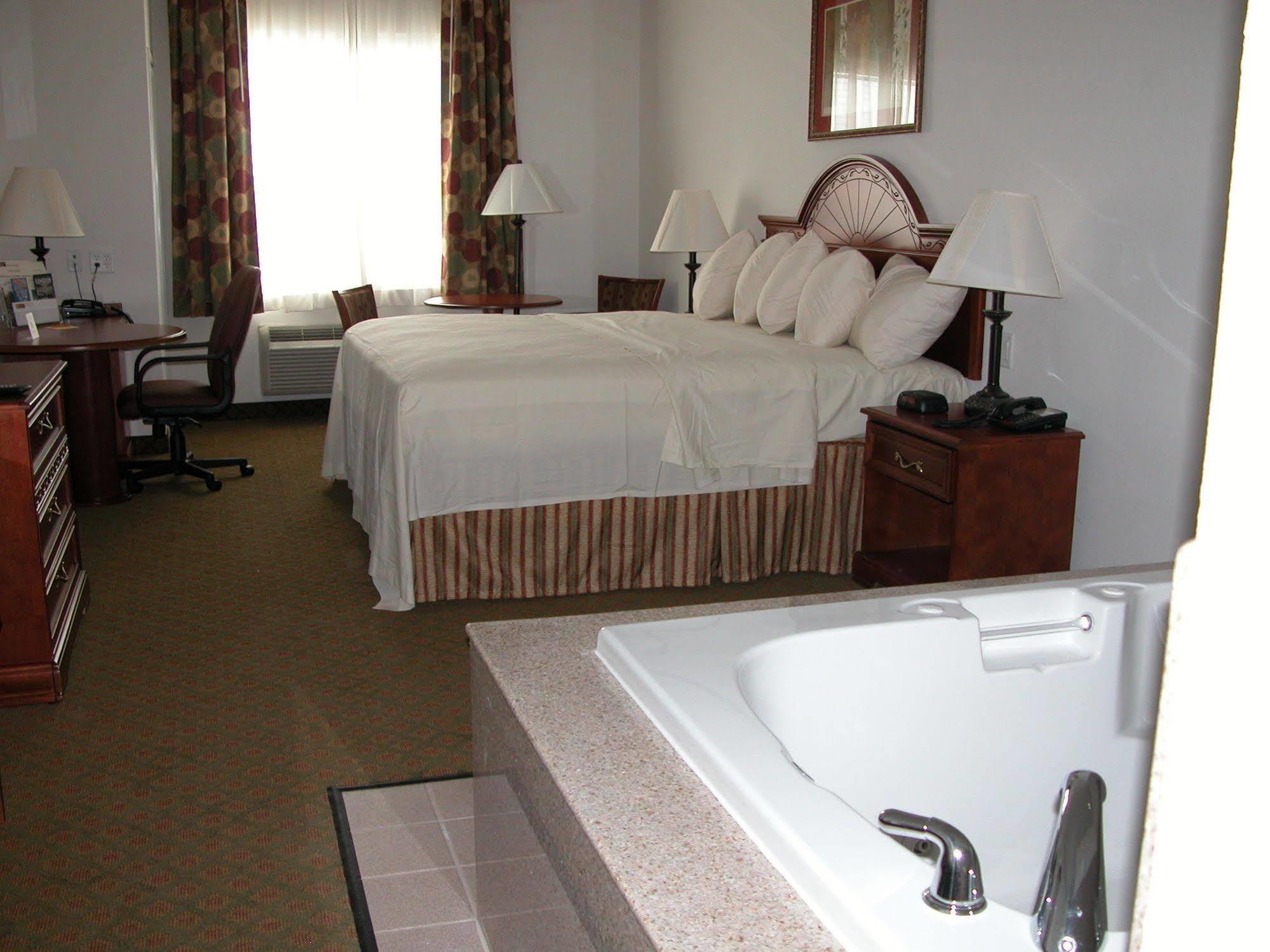Budget Host Inn And Suites Cameron Eksteriør billede